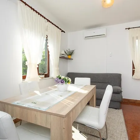 Drago *cosy & Close To The Beach!