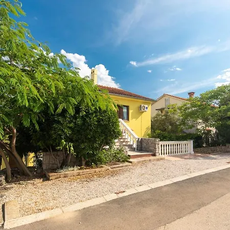 Daire Drago *cosy & Close To The Beach! Krk Town